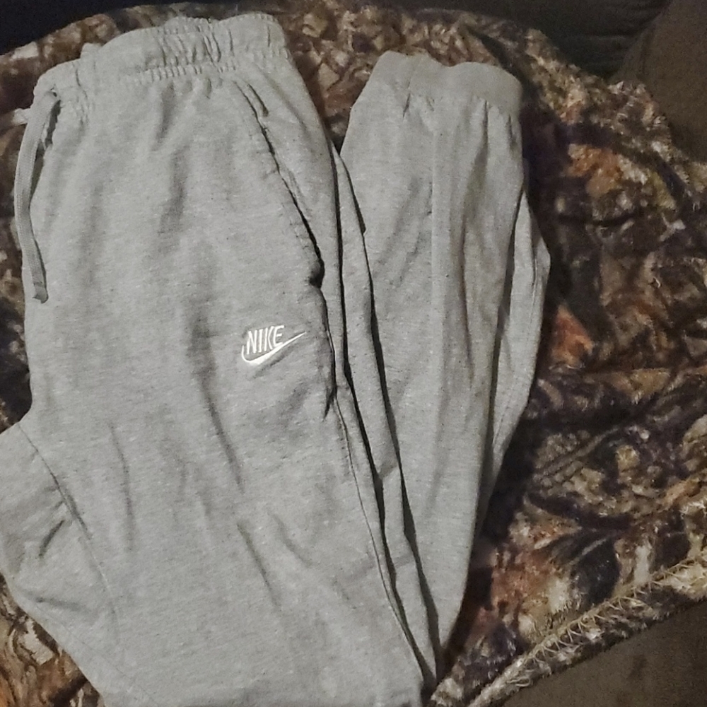 Nike joggers small